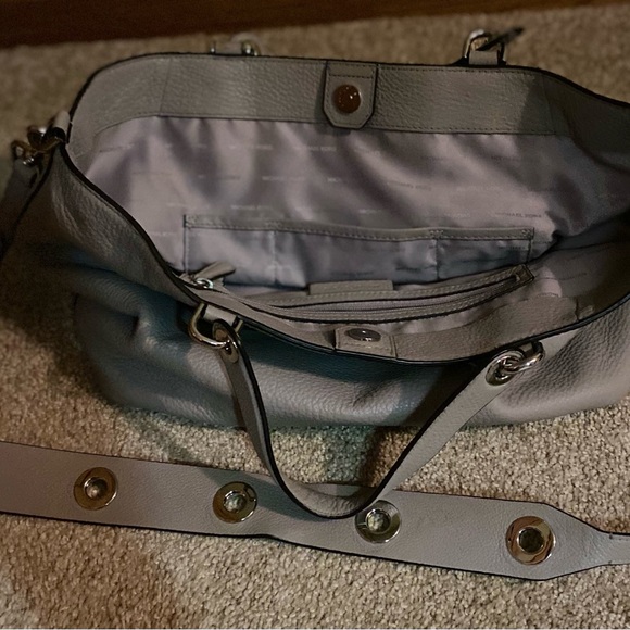 Authentic Michael Kors purse - Picture 2 of 4